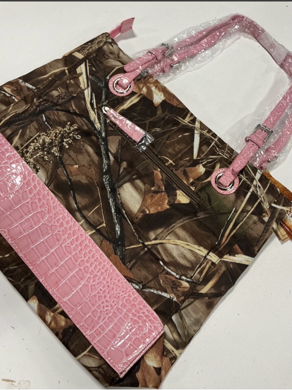 Realtree Camouflage Tote with Pink Accents